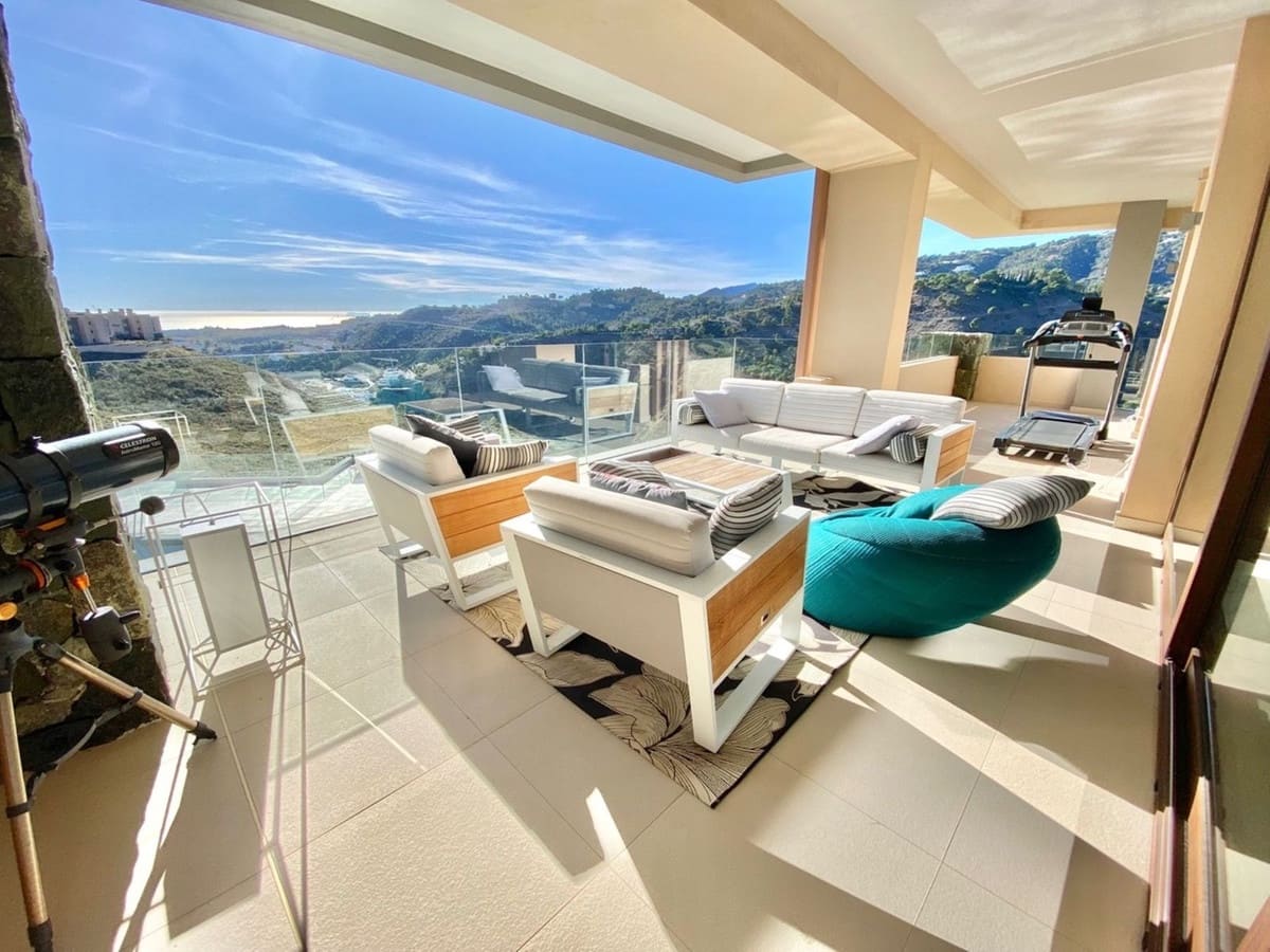 4 quarto Apartamento para venda em Benahavis com piscina garagem - 1 700 000 € (Ref: 9532204)