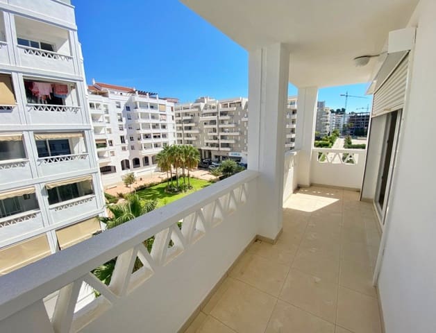 4 bedroom Apartment for sale in Nueva Andalucia, Marbella with garage - € 450,000 (Ref: 9532432)