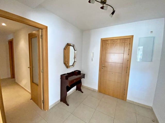 4 bedroom Apartment for sale in Nueva Andalucia, Marbella with garage - € 450,000 (Ref: 9532432)