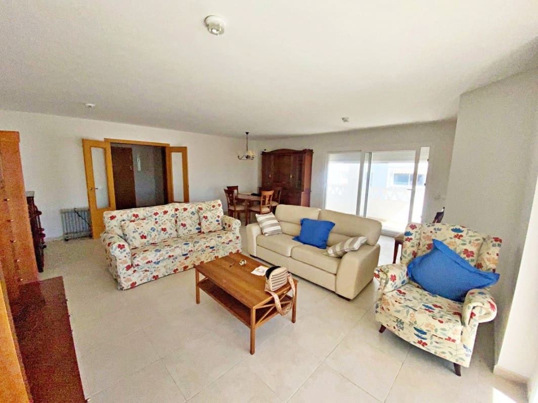 4 bedroom Apartment for sale in Nueva Andalucia with garage - € 450,000 (Ref: 9532432)