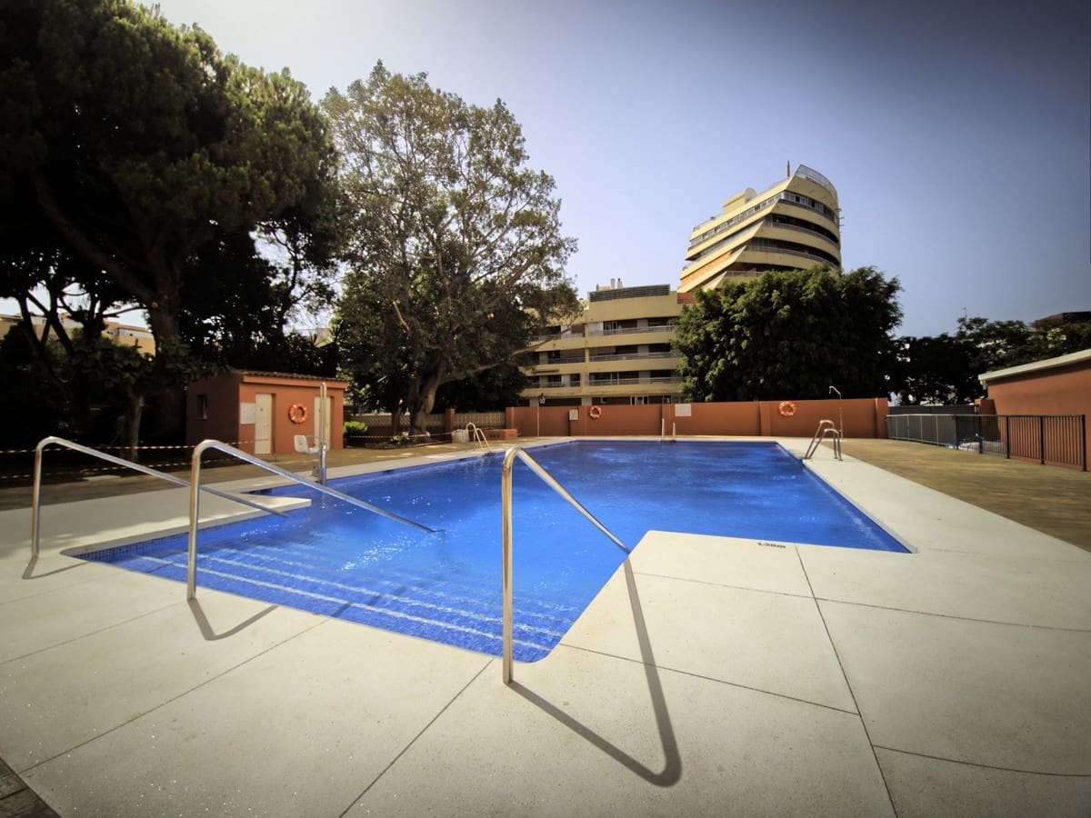 2 sovrum Lägenhet till salu i Marbella med pool - 499 000 € (Ref: 9532433)