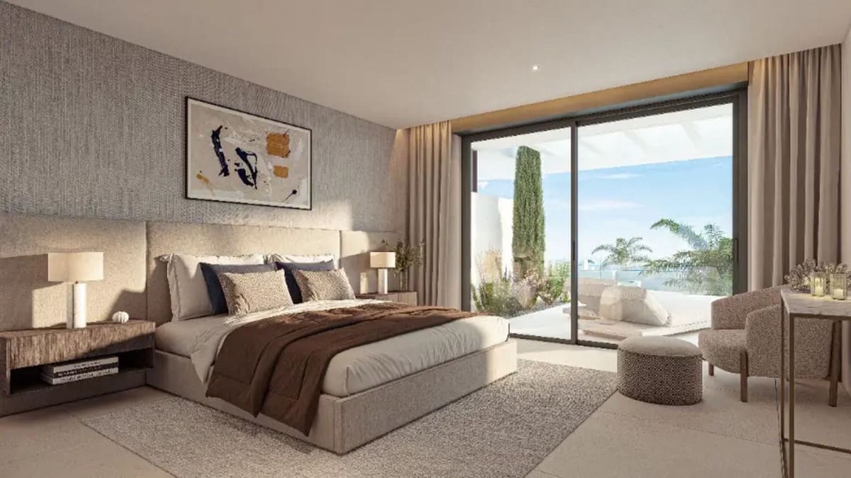 2 bedroom Apartment for sale in Marbella with pool garage - € 1,050,000 (Ref: 9532858)