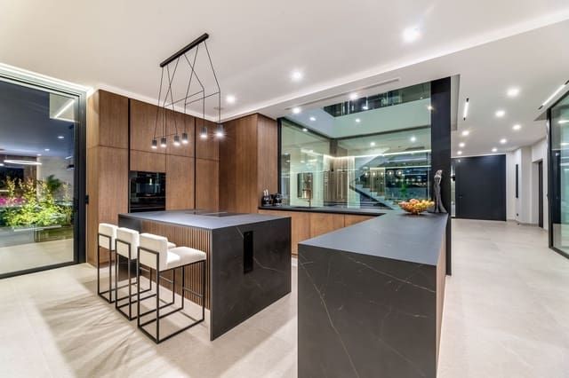 Chalet de 6 habitaciones en El Madroñal, Benahavís en venta con piscina garaje - 7.000.000 € (Ref: 9542656)