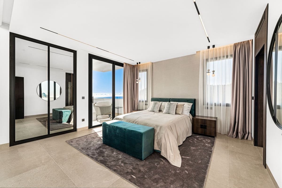 Chalet de 6 habitaciones en El Madroñal en venta con piscina garaje - 7.000.000 € (Ref: 9542656)