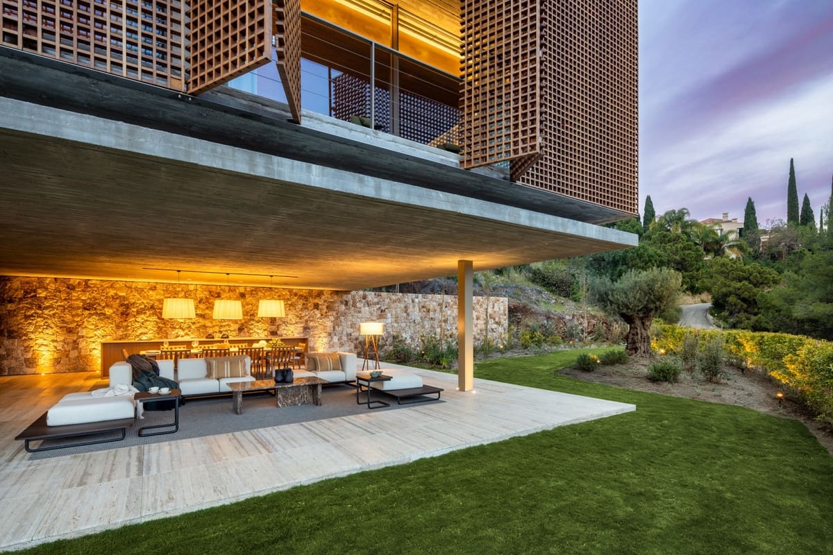 7 bedroom Villa for sale in El Madronal with pool - € 10,800,000 (Ref: 9559185)