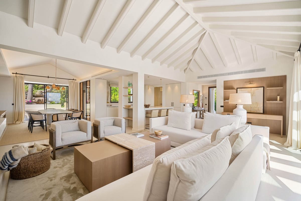 4 slaapkamer Villa te koop in Nueva Andalucia met zwembad garage - € 4.350.000 (Ref: 9559187)