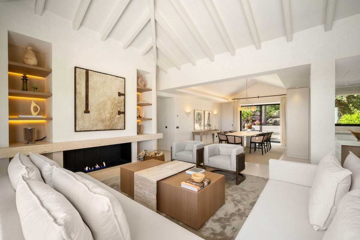 4 bedroom Villa for sale in Nueva Andalucia with pool garage - € 4,350,000 (Ref: 9559187)