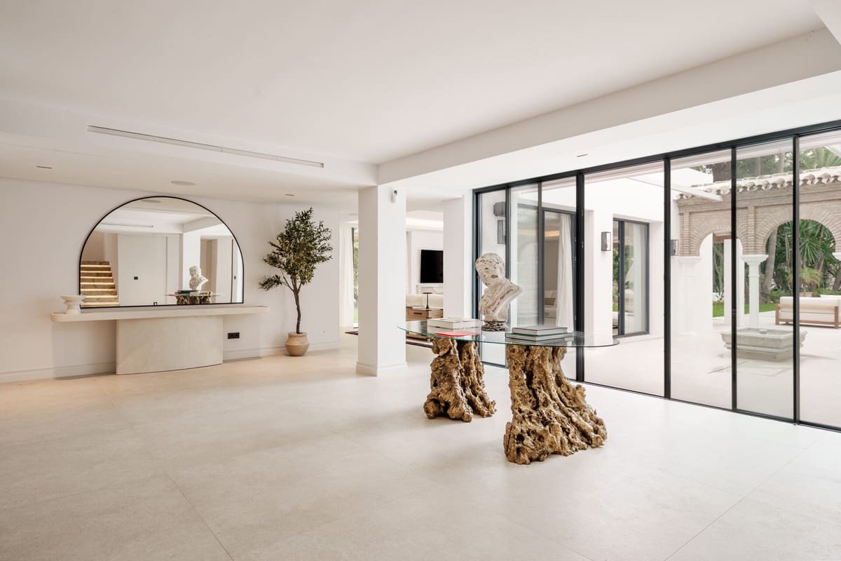 Chalet de 5 habitaciones en Nueva Andalucia en venta con piscina garaje - 8.300.000 € (Ref: 9559189)