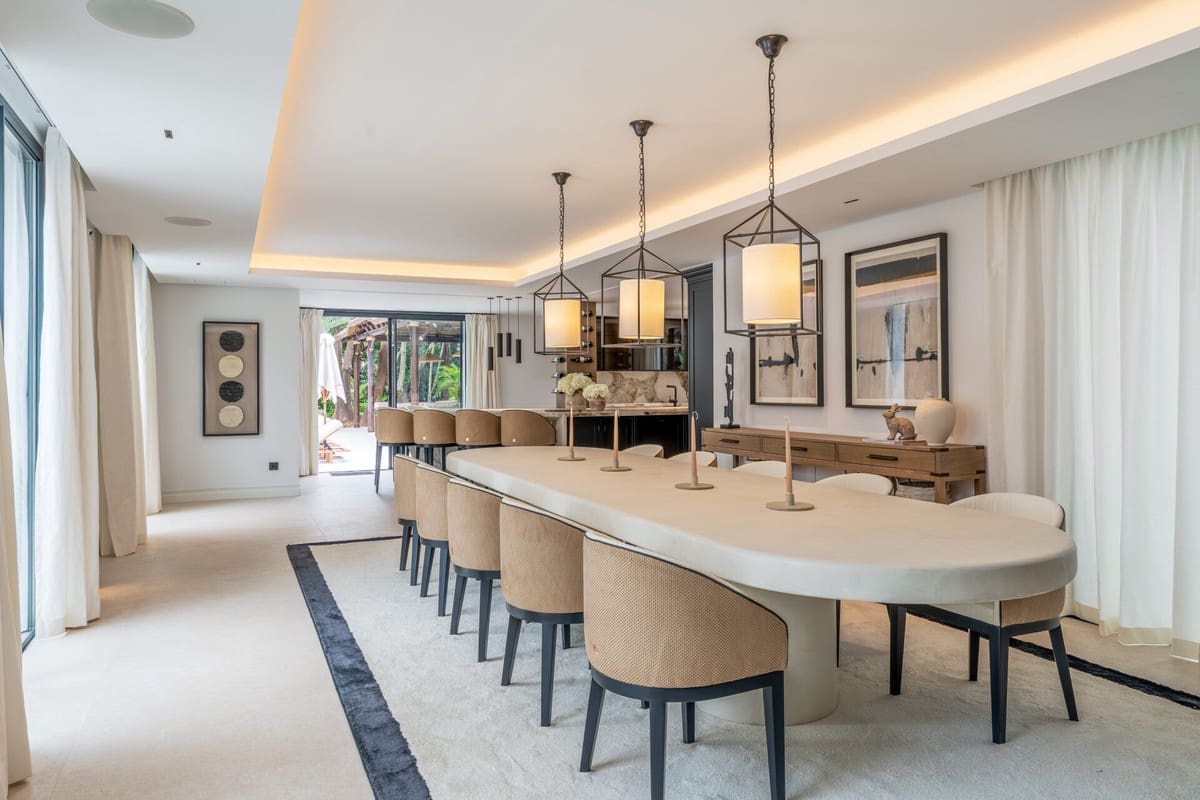 Chalet de 5 habitaciones en Nueva Andalucia en venta con piscina garaje - 8.300.000 € (Ref: 9559189)