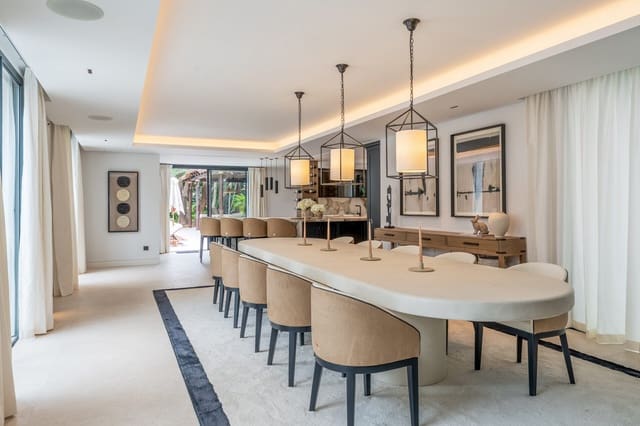 Chalet de 5 habitaciones en Las Brisas, Marbella en venta con piscina garaje - 8.300.000 € (Ref: 9559189)