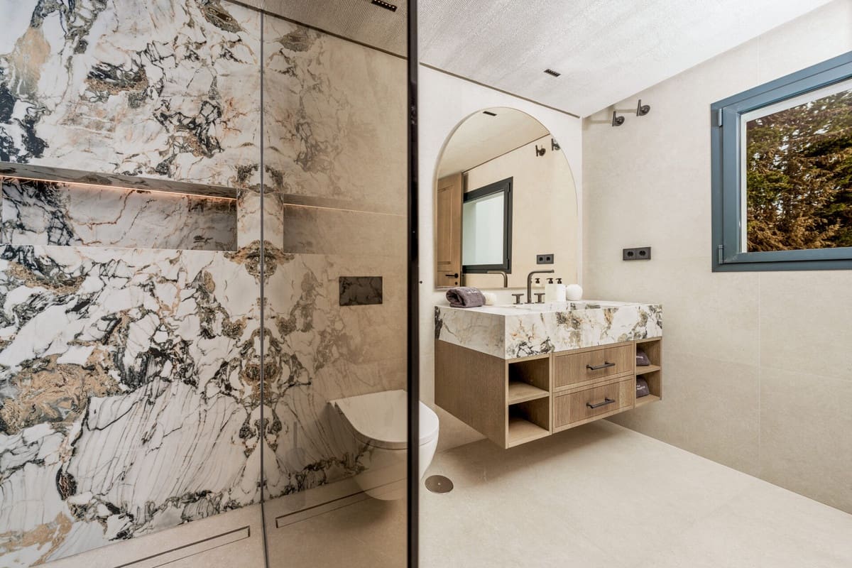 Chalet de 5 habitaciones en Nueva Andalucia en venta con piscina garaje - 8.300.000 € (Ref: 9559189)