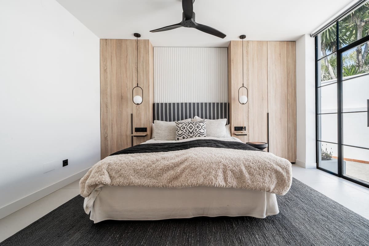 4 bedroom Villa for sale in El Madronal with pool garage - € 2,250,000 (Ref: 9559479)