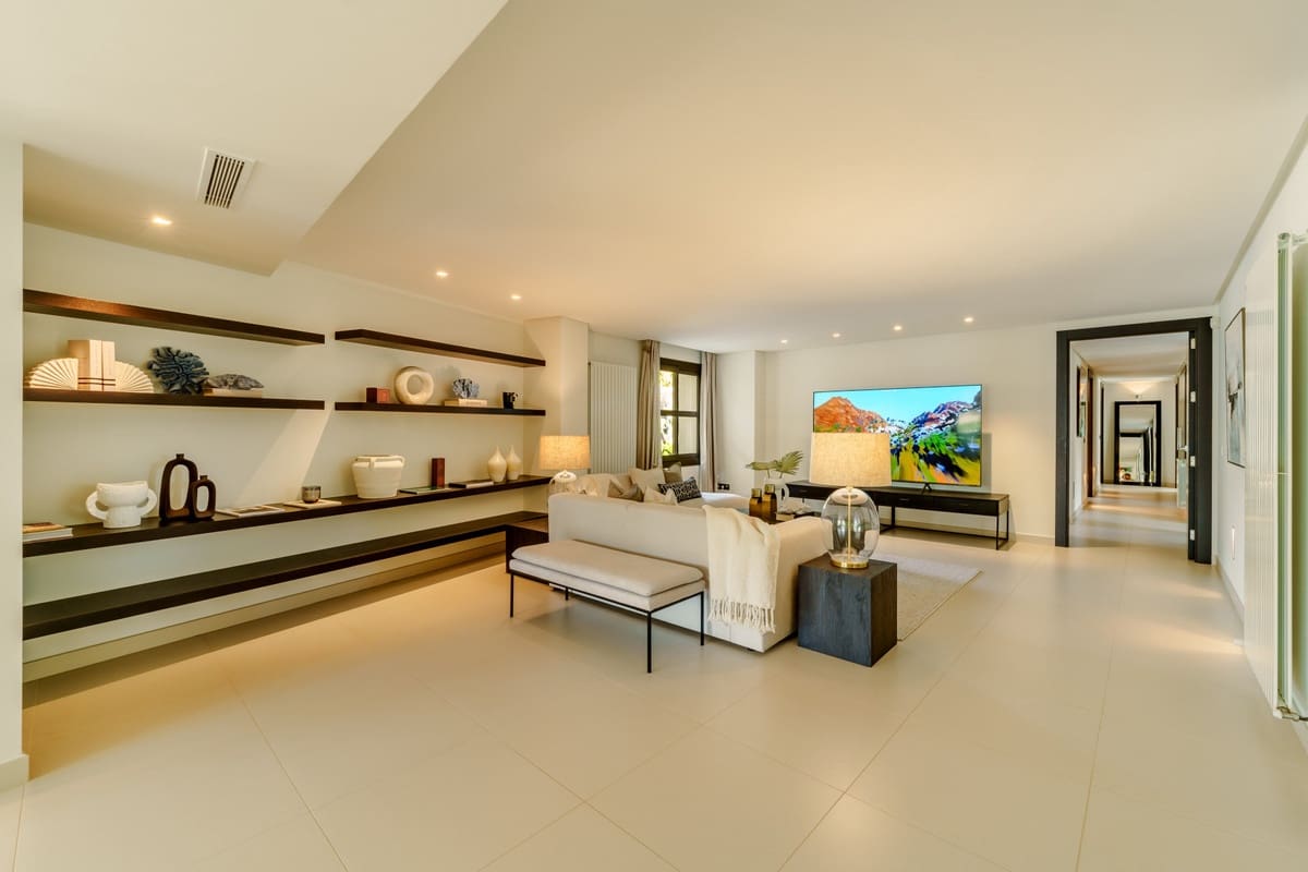 5 makuuhuone Bungalow myytävänä paikassa Nueva Andalucia mukana uima-altaan 
autotalli - 6 995 000 € (Ref: 9559483)