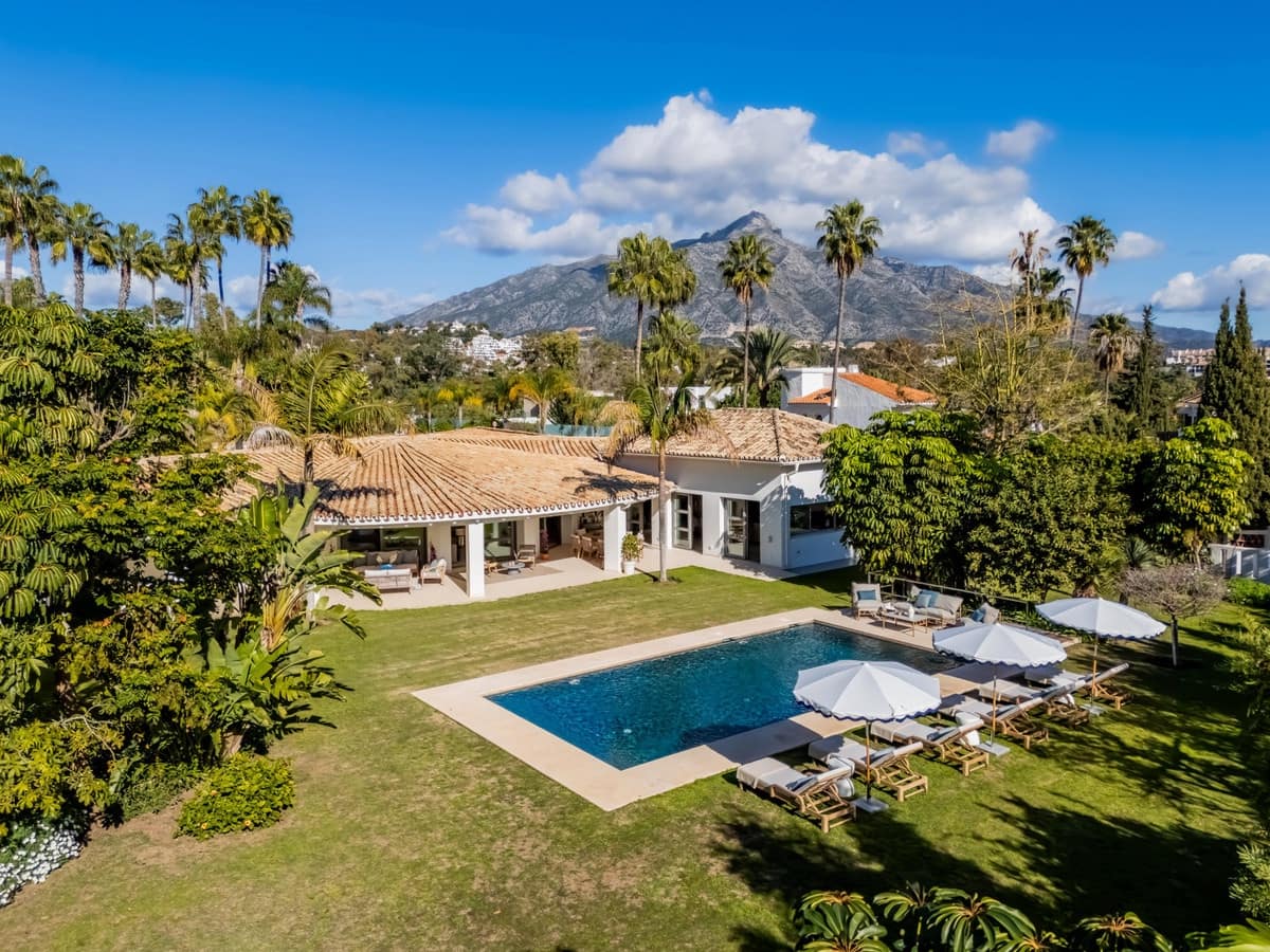 5 bedroom Bungalow for sale in Nueva Andalucia with pool garage - € 6,995,000 (Ref: 9559483)