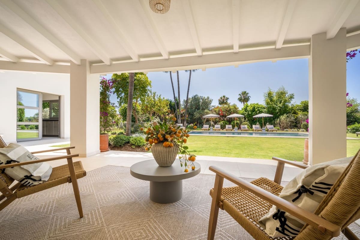 5 sypialnia Willa na sprzedaż w Nueva Andalucia z basenem garażem - 6 995 000 € (Ref: 9566579)