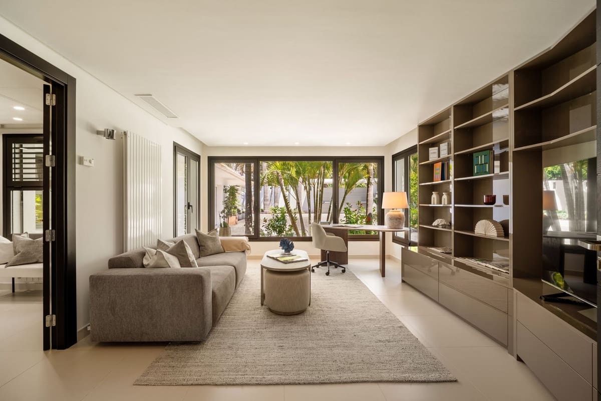 5 sypialnia Willa na sprzedaż w Nueva Andalucia z basenem garażem - 6 995 000 € (Ref: 9566579)