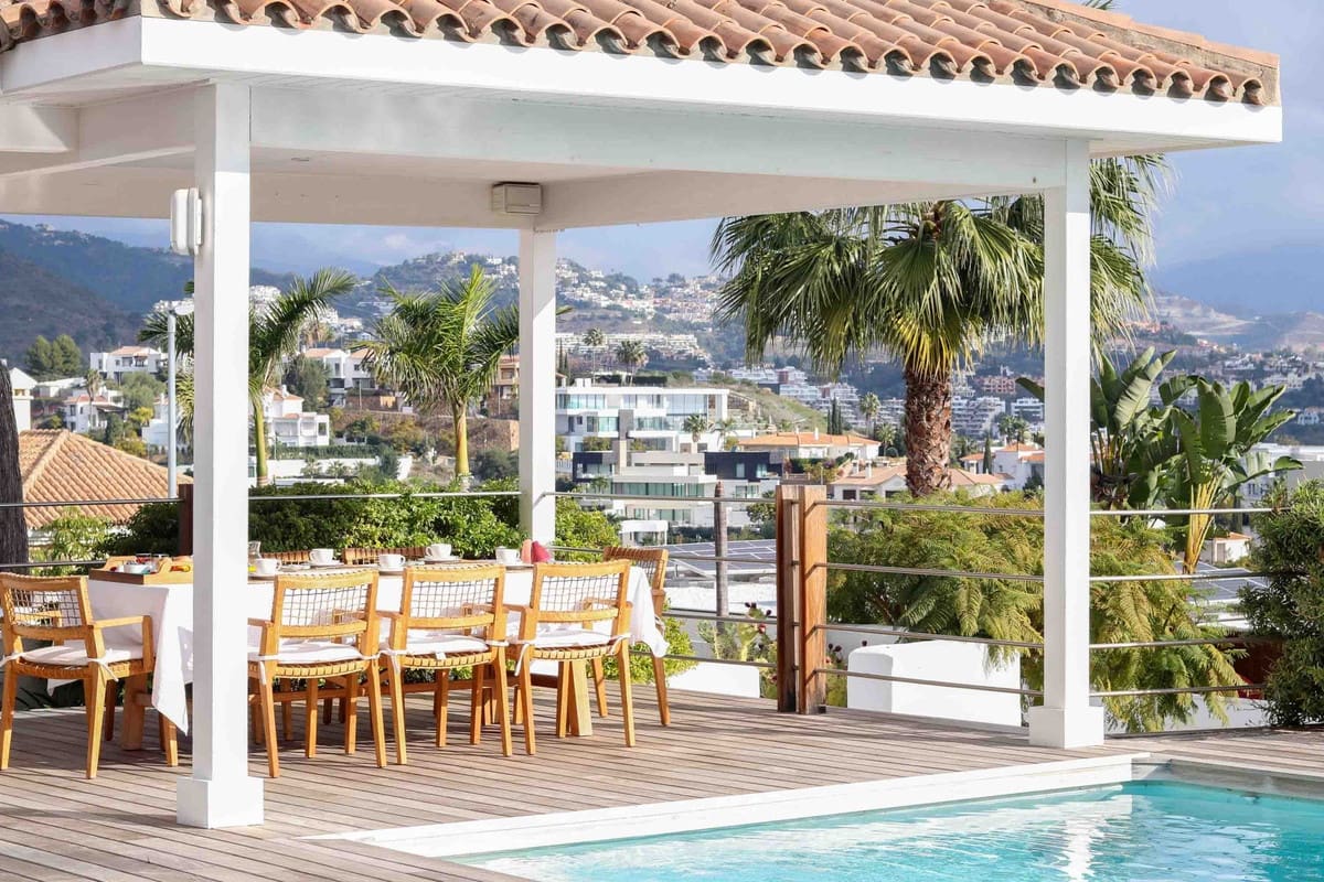 4 sovrum Villa till salu i Benahavis med pool garage - 1 975 000 € (Ref: 9569954)