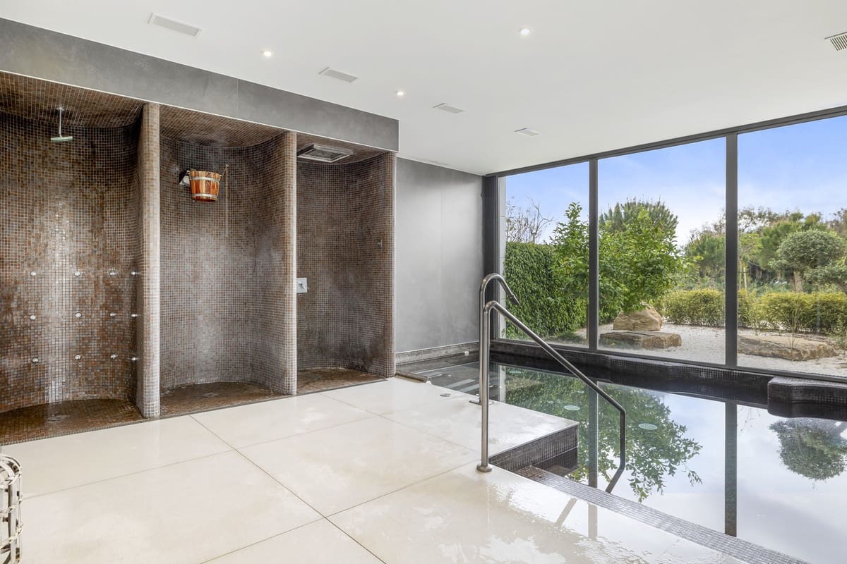 3 slaapkamer Strandappartement te koop in New Golden Mile met zwembad garage - € 1.390.000 (Ref: 9569955)