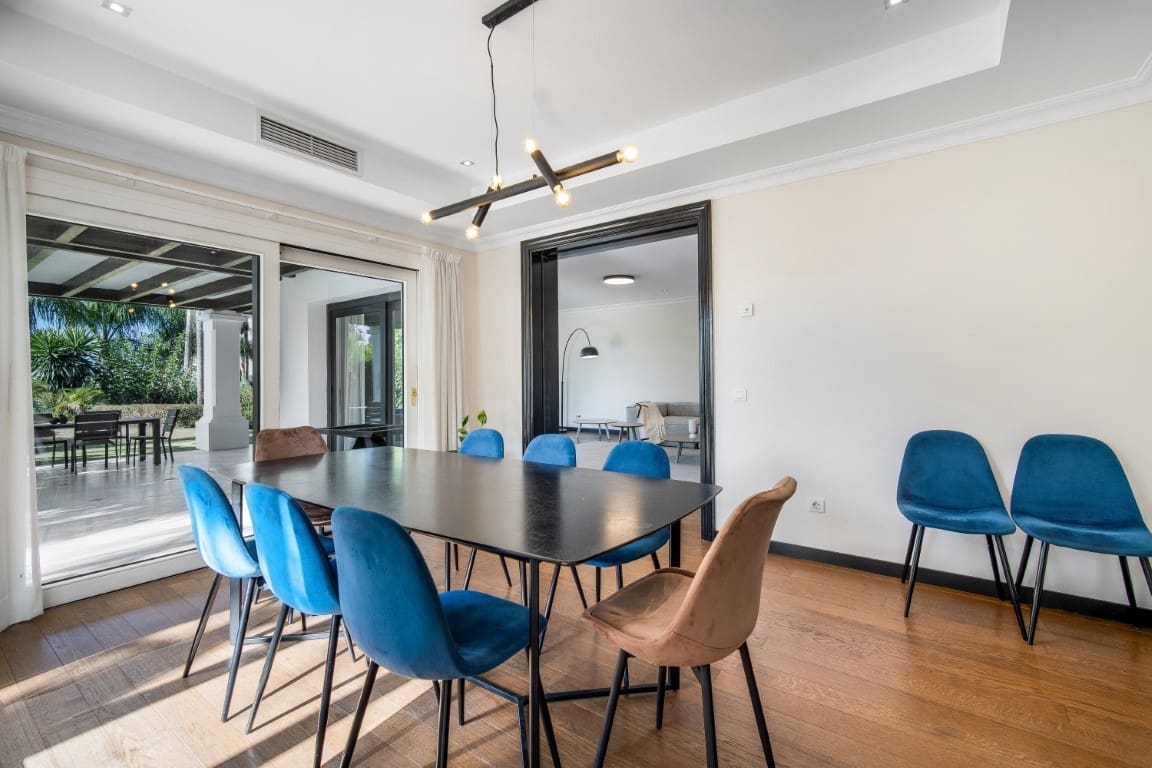 5 soverom Villa til salgs i Golden Mile med svømmebasseng garasje - € 2 650 000 (Ref: 9569958)