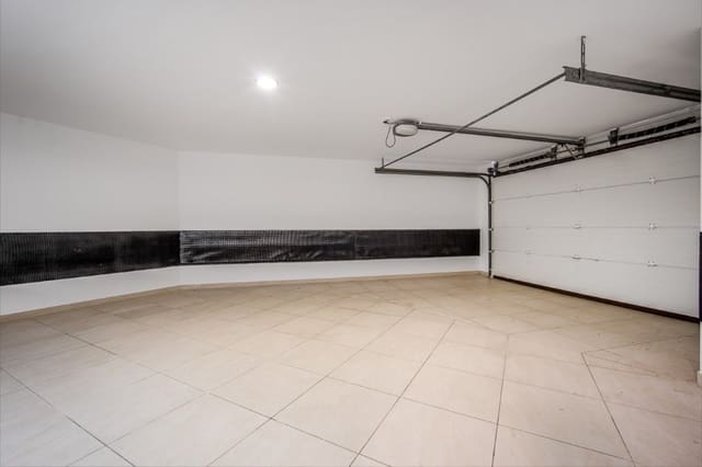 Chalet de 5 habitaciones en Golden Mile, Marbella en venta con piscina garaje - 2.650.000 € (Ref: 9569958)