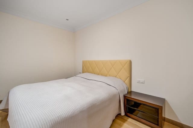 5 bedroom Villa for sale in Golden Mile, Marbella with pool garage - € 2,650,000 (Ref: 9569958)