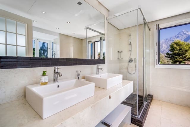 5 soverom Villa til salgs i Golden Mile, Marbella med svømmebasseng garasje - € 2 650 000 (Ref: 9569958)