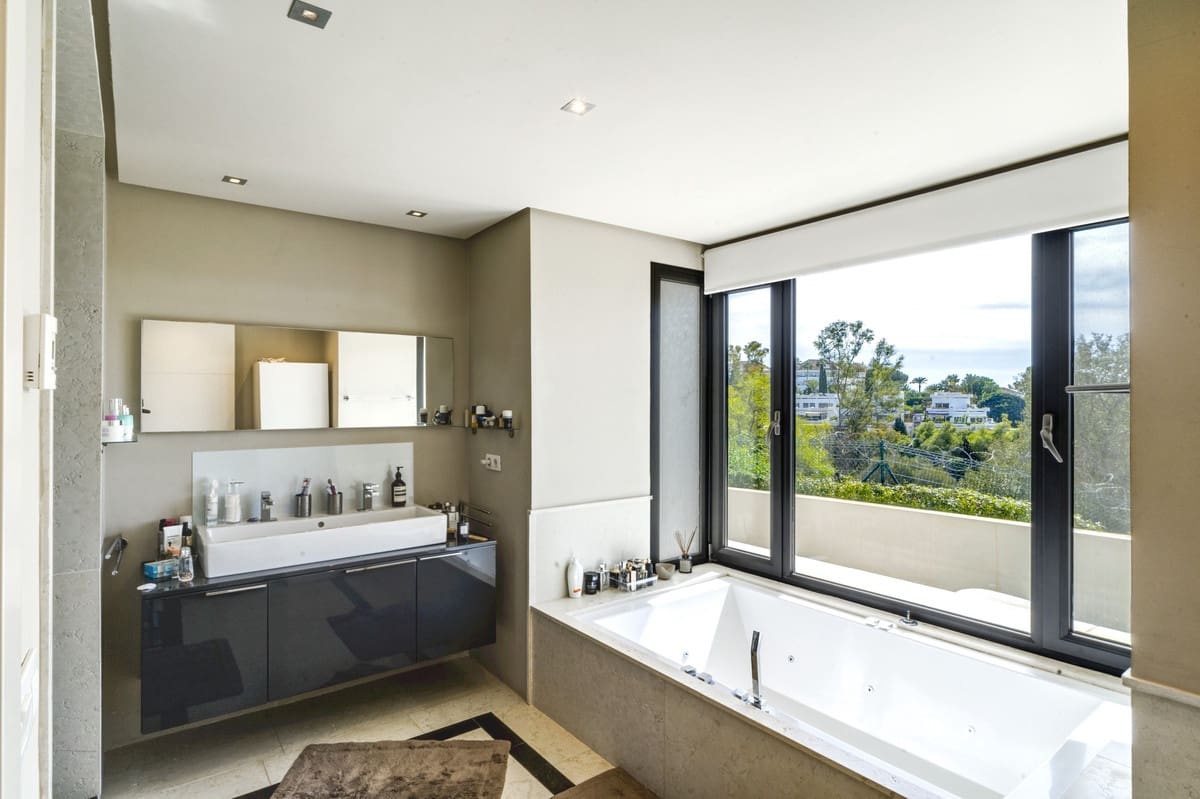 5 camera da letto Villa in vendita in Golden Mile con piscina garage - 1.990.000 € (Rif: 9569959)