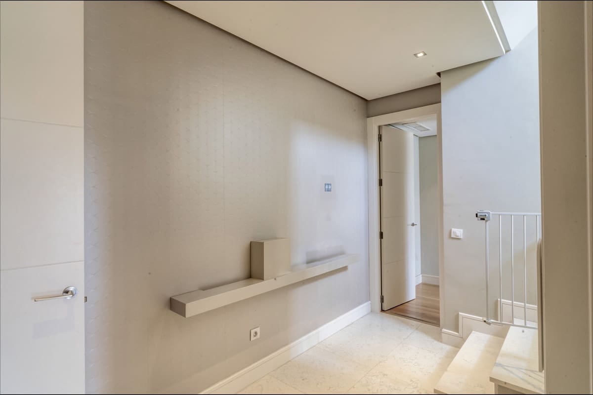 5 camera da letto Villa in vendita in Golden Mile con piscina garage - 1.990.000 € (Rif: 9569959)