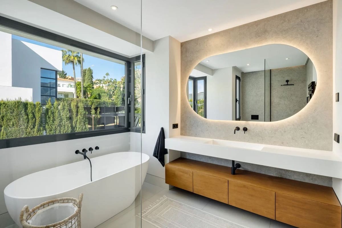 5 soverom Villa til salgs i Marbella med svømmebasseng garasje - € 3 750 000 (Ref: 9588469)