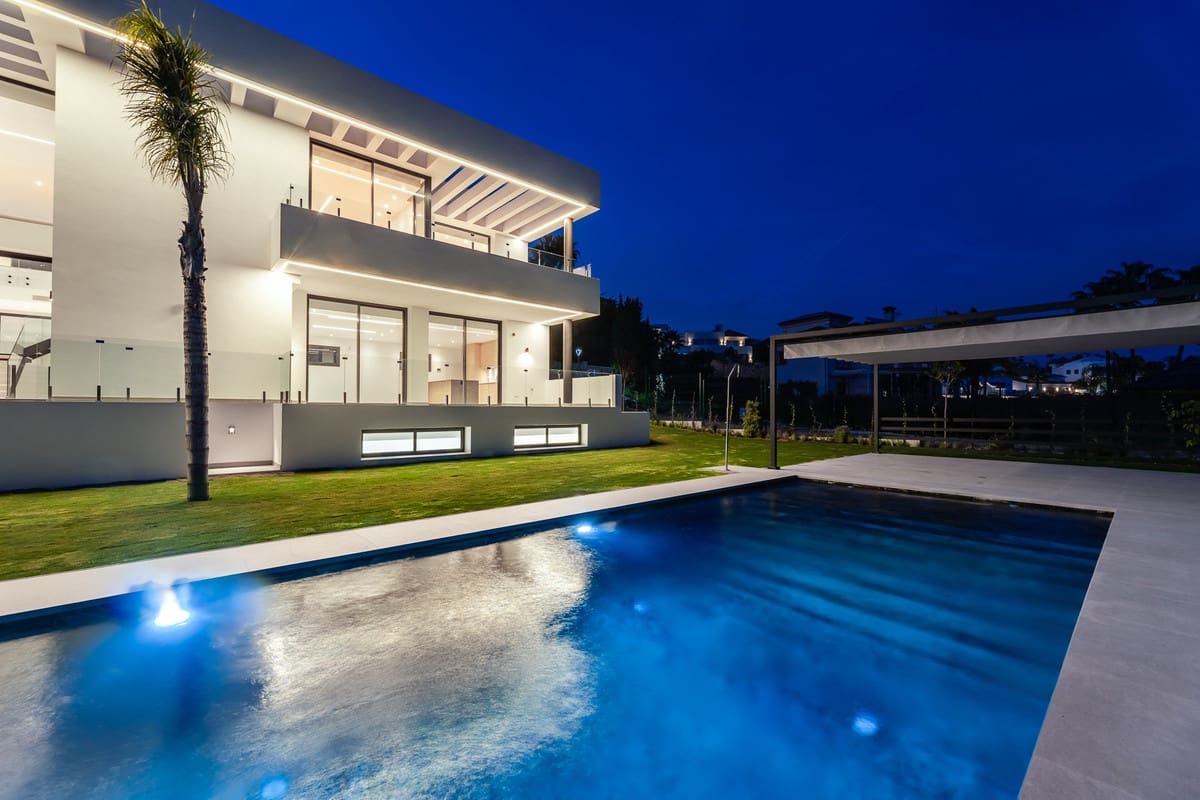 Chalet de 6 habitaciones en Benahavís en venta con piscina garaje - 3.990.000 € (Ref: 9588470)