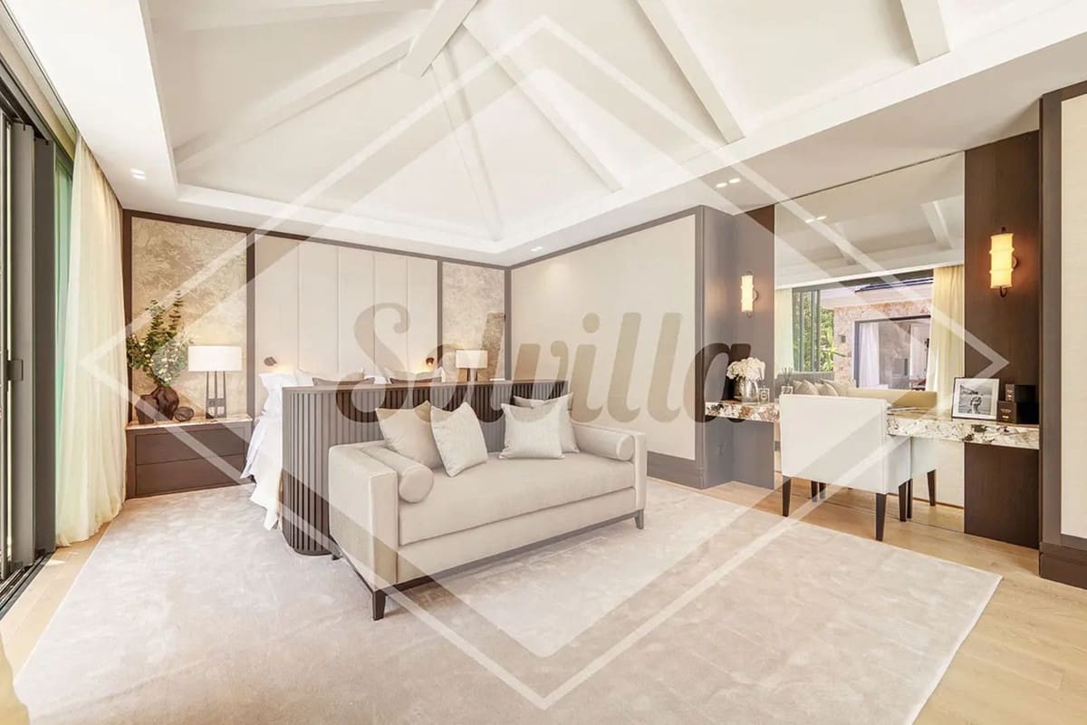 8 bedroom Villa for sale in Nueva Andalucia with pool garage - € 20,500,000 (Ref: 9590352)