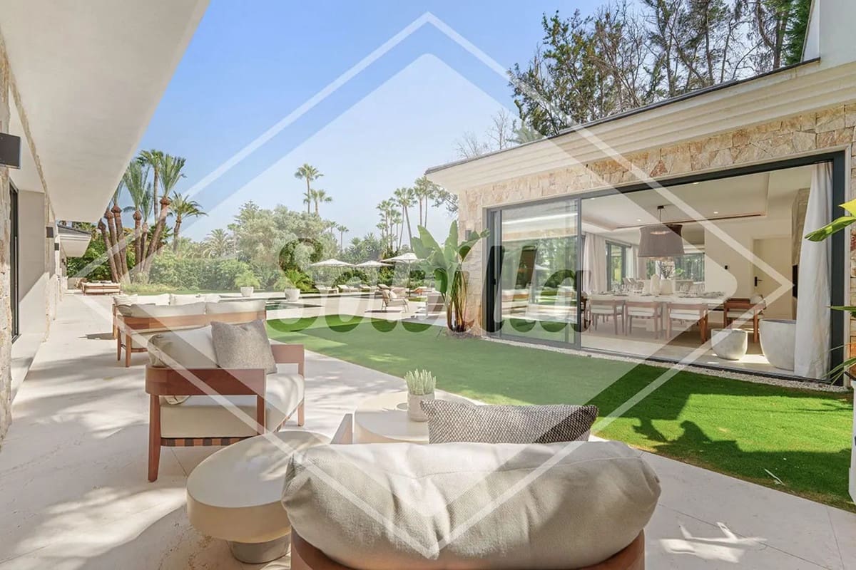 8 bedroom Villa for sale in Nueva Andalucia with pool garage - € 20,500,000 (Ref: 9590352)