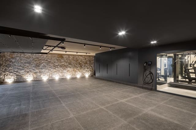 7 chambre Villa/Maison à vendre à Nueva Andalucia, Marbella avec piscine garage - 19 500 000 € (Ref: 9590353)