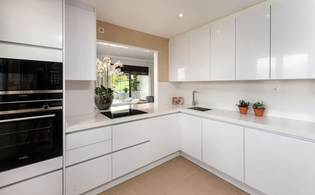 4 Zimmer Strandapartment zu verkaufen in Casares mit Pool Garage - 718.692 € (Ref: 9590478)