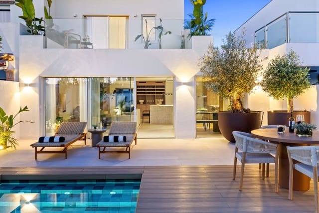 3 soveværelse Villa til salg i Rodeo Alto - Guadaiza - La Campana, Marbella med swimmingpool garage - € 1.395.000 (Ref: 9606743)