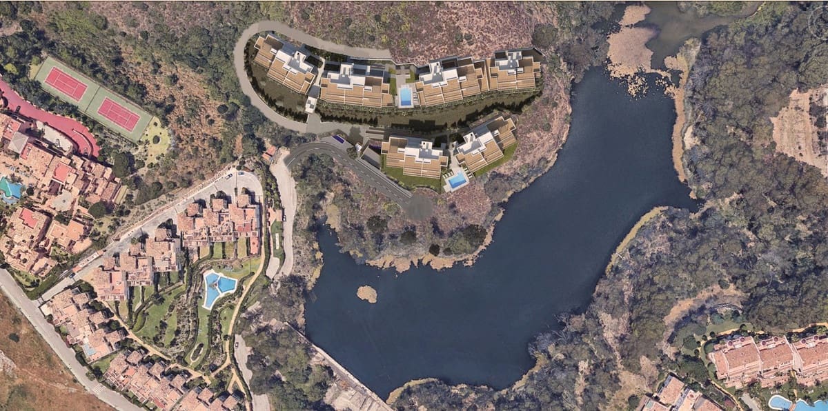 4 soveværelse Lejlighed til salg i Nueva Andalucia med swimmingpool garage - € 1.490.000 (Ref: 9606851)