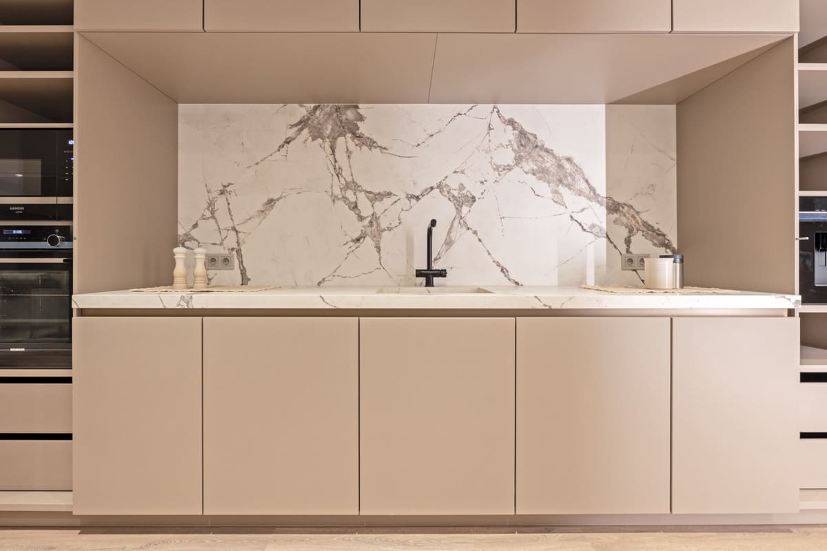 5 soveværelse Strandlejlighed til salg i Puerto Banus - € 2.650.000 (Ref: 9628100)