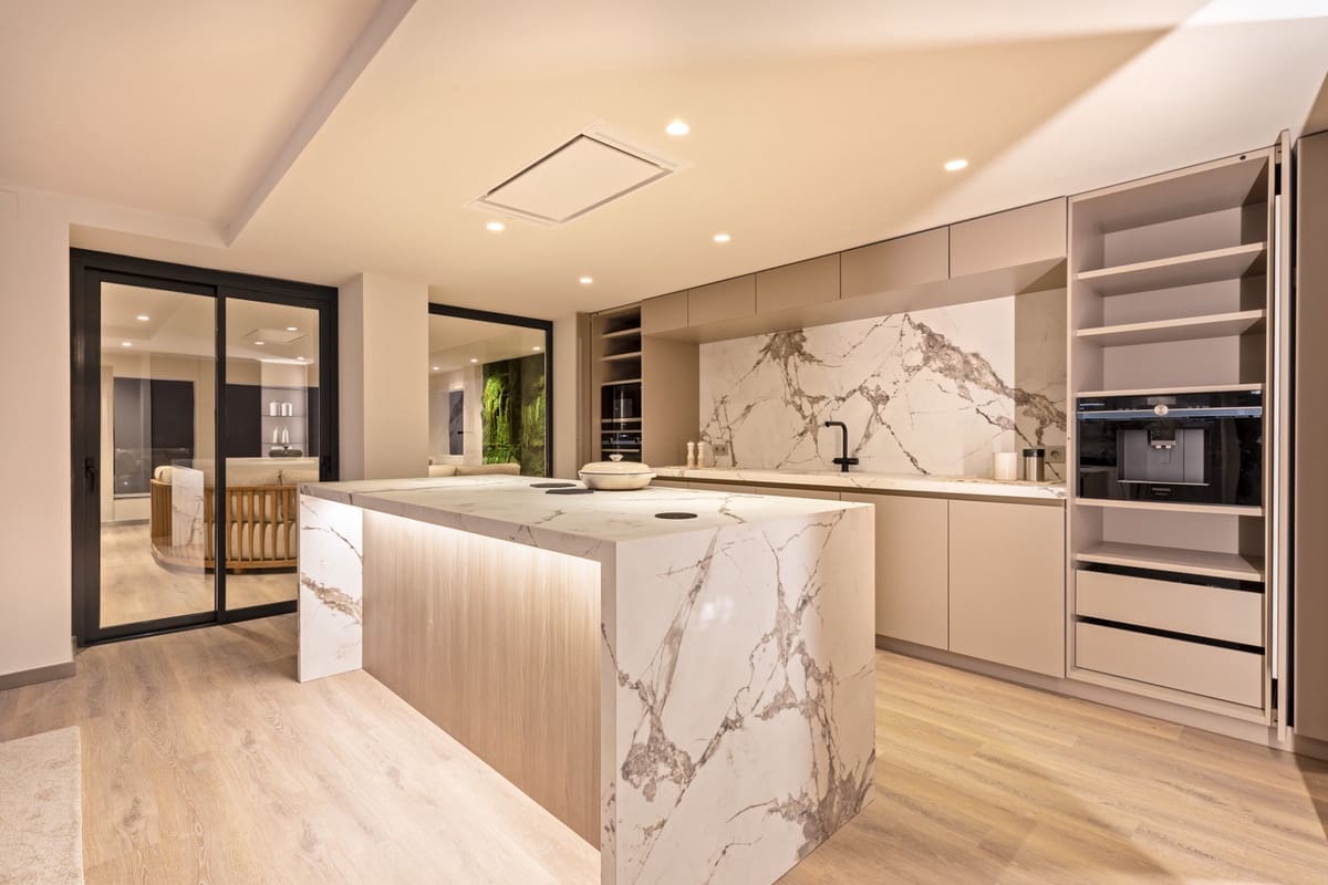 5 quarto Apartamento de Praia para venda em Puerto Banus - 2 650 000 € (Ref: 9628100)