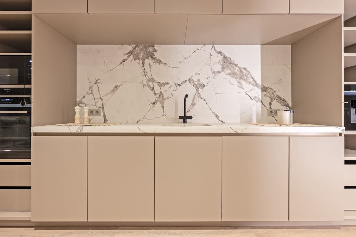 5 quarto Apartamento de Praia para venda em Puerto Banus - 2 650 000 € (Ref: 9628100)