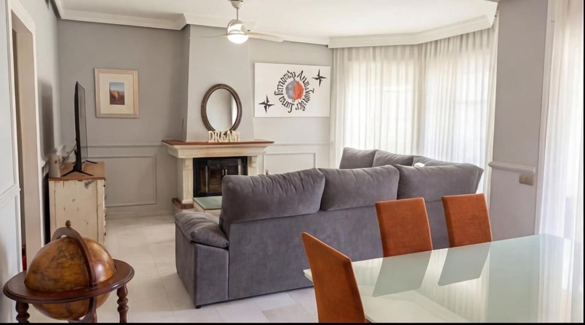 3 soveværelse Byhus til salg i Nueva Andalucia med swimmingpool - € 678.000 (Ref: 9628101)