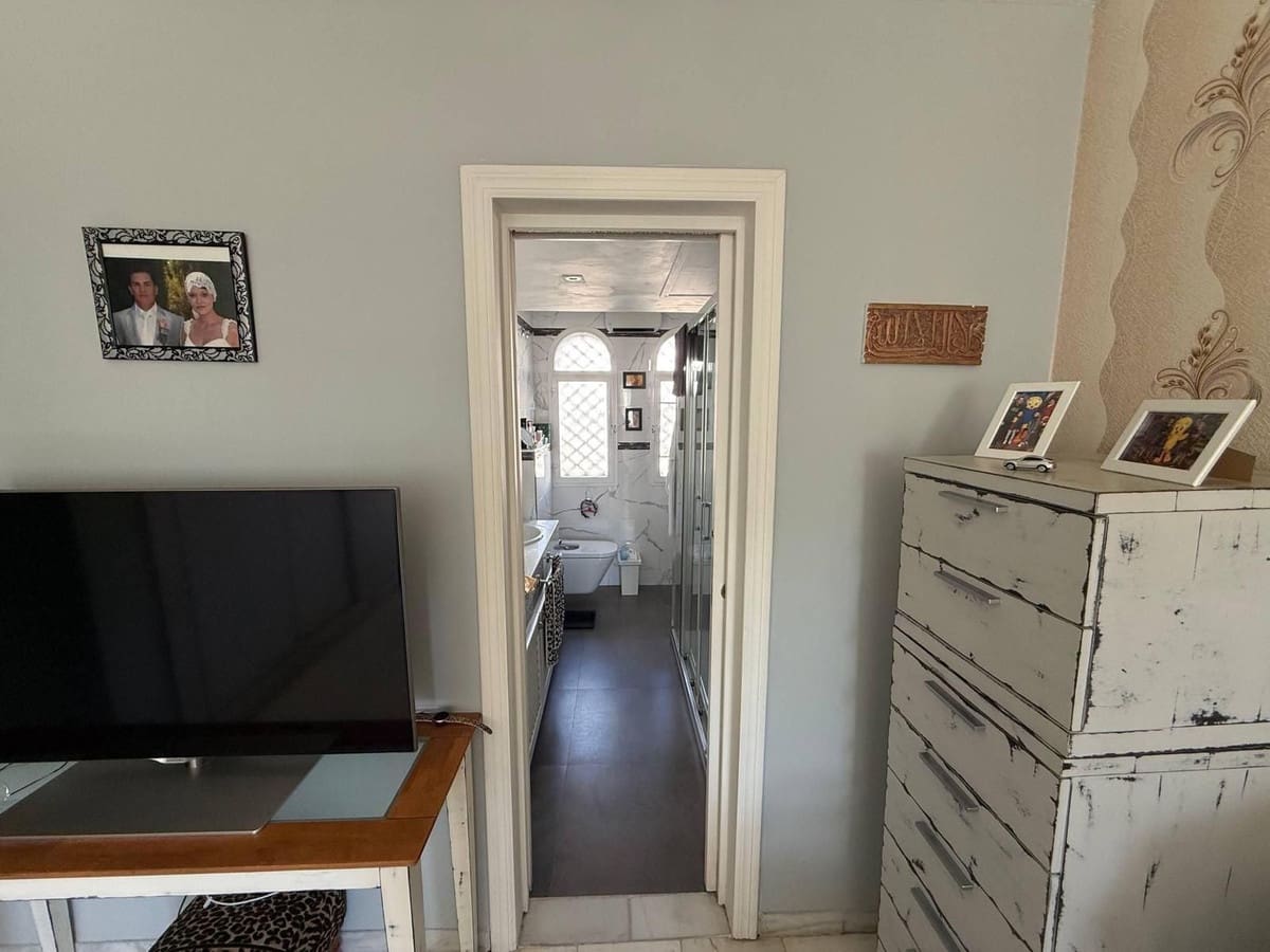 3 soveværelse Byhus til salg i Nueva Andalucia med swimmingpool - € 678.000 (Ref: 9628101)