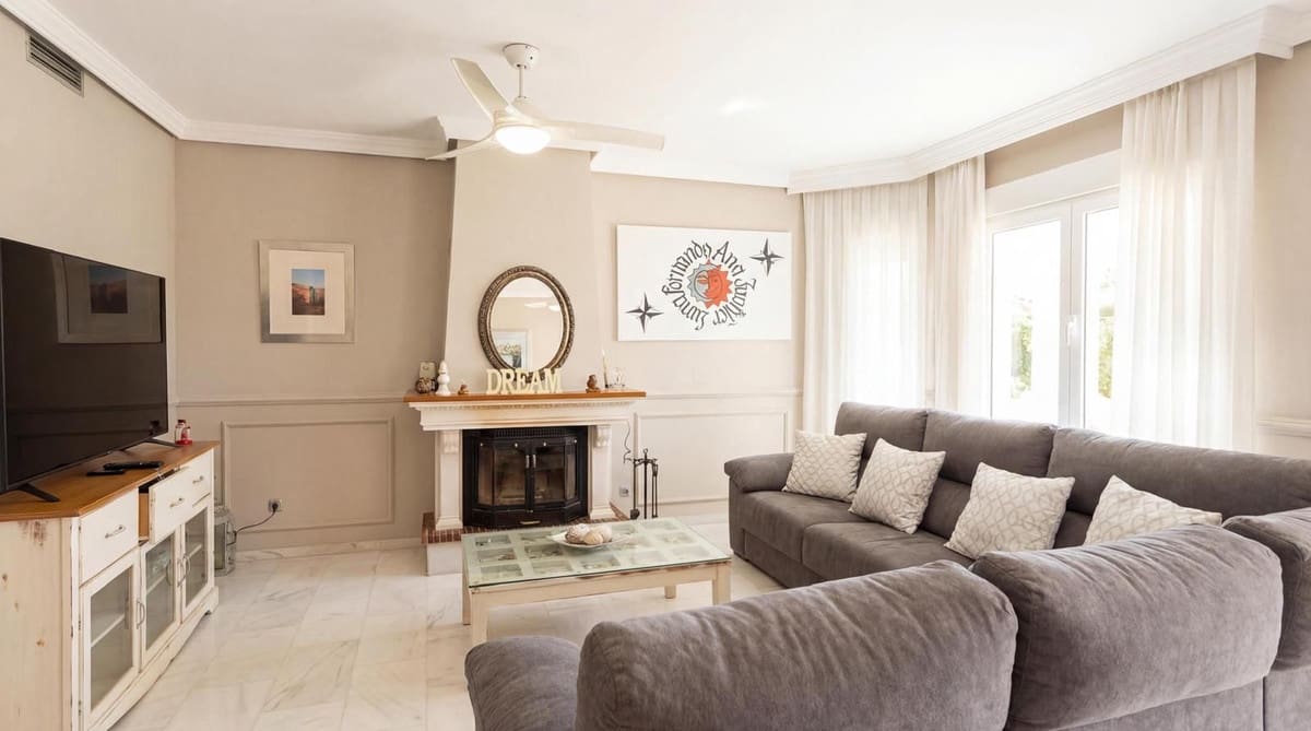 3 sovrum Hus till salu i Nueva Andalucia med pool - 678 000 € (Ref: 9628101)