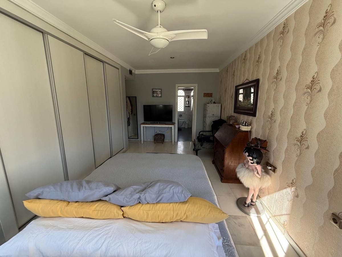 3 bedroom Townhouse for sale in Nueva Andalucia with pool - € 678,000 (Ref: 9628101)