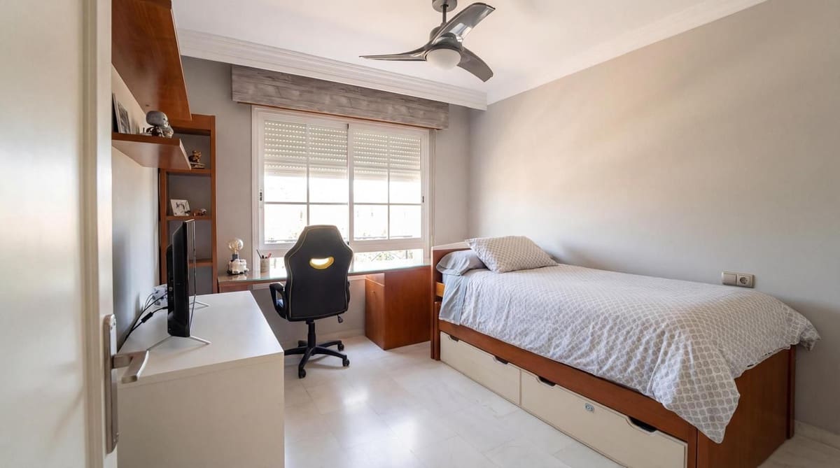 3 bedroom Townhouse for sale in Nueva Andalucia with pool - € 678,000 (Ref: 9628101)