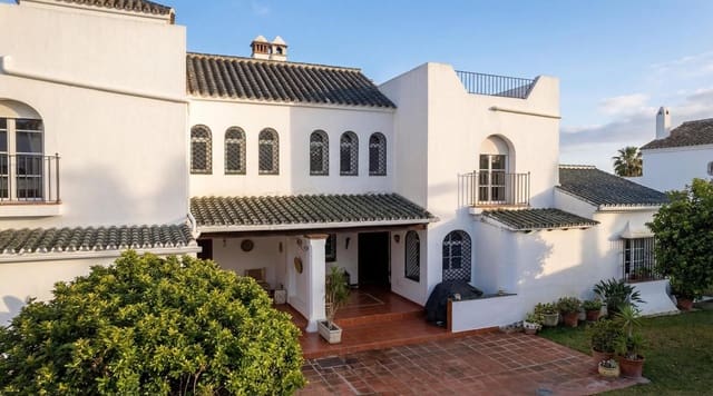 3 soverom Hus til salgs i Los Naranjos, Marbella med svømmebasseng - € 678 000 (Ref: 9628101)