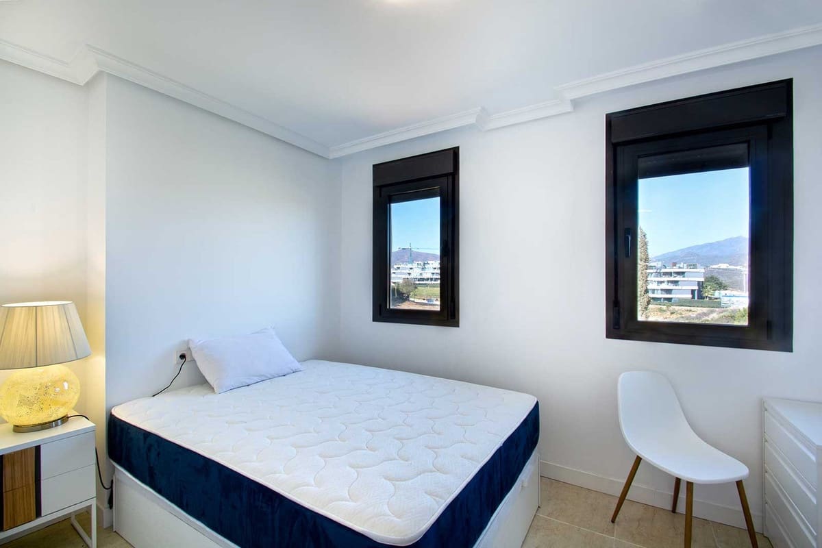 2 bedroom Penthouse for sale in New Golden Mile with pool - € 495,000 (Ref: 9628108)