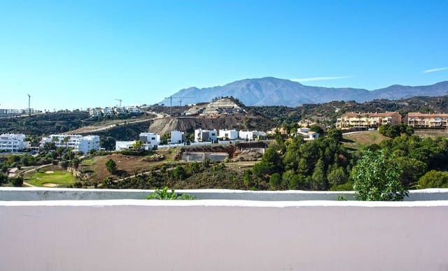 2 soveværelse Penthouse til salg i Selwo, Estepona med swimmingpool - € 495.000 (Ref: 9628108)