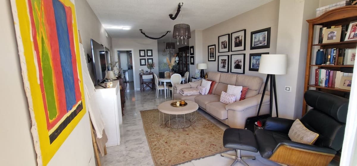 2 soveværelse Lejlighed til salg i La Reserva med swimmingpool garage - € 380.000 (Ref: 9646185)