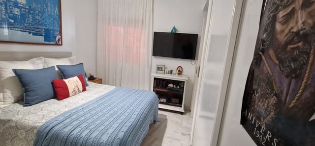 2 soveværelse Lejlighed til salg i La Reserva, Marbella med swimmingpool garage - € 380.000 (Ref: 9646185)
