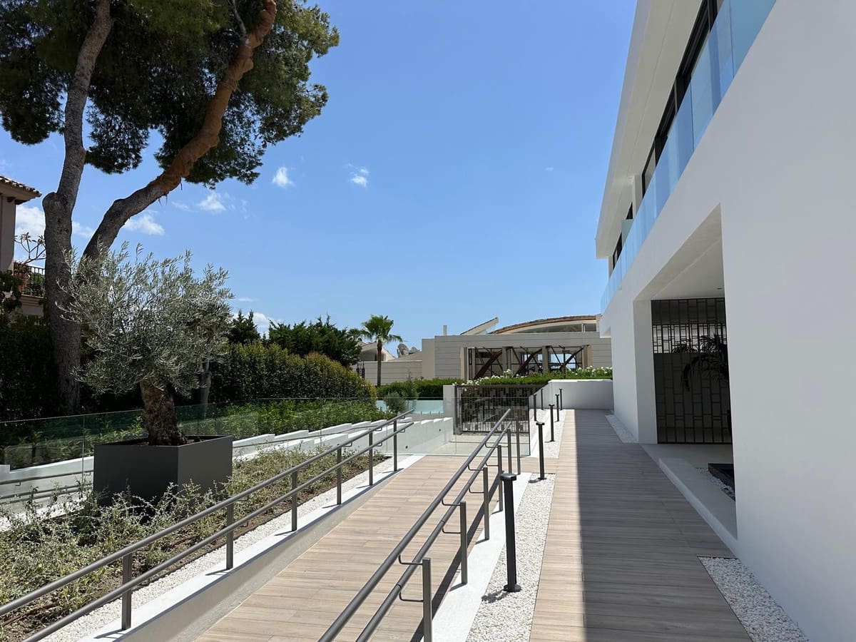 4 soverom Hus til salgs i Marbella med svømmebasseng garasje - € 4 800 000 (Ref: 9649822)